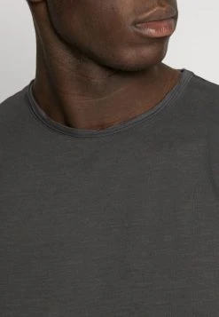 INDICODE JEANS ALAIN - T-shirt Basique - Dark Grey -INDICODE Boutique 0503bf8b71084a82b24f4c4a665dcba5