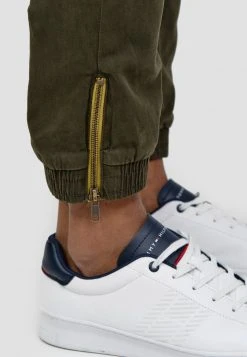 INDICODE JEANS HAWKINS - Pantalon Cargo - Forest -INDICODE Boutique 0c0bffd6ecfe4cc68b3105967a543c40