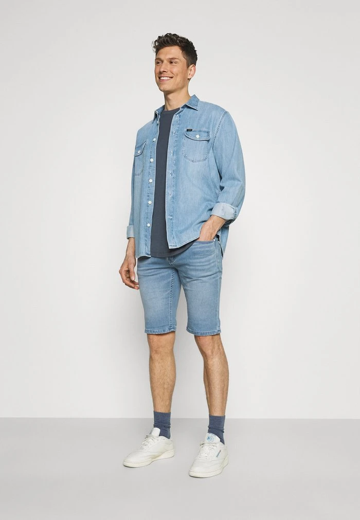 INDICODE JEANS COMMERCIALKEN - Short En Jean - Blue Wash 2 INDICODE JEANS COMMERCIALKEN - Short En Jean - Blue Wash – Image 2