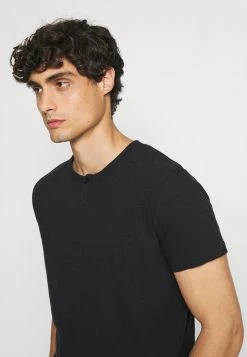 INDICODE JEANS COHEN - T-shirt Basique - Black -INDICODE Boutique 32c2eb7290dd4937a72842b3c477576a