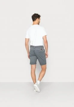 INDICODE JEANS CONER - Short - Iron -INDICODE Boutique 583d8ea2505343fcb8ce2e2b3e7ba900
