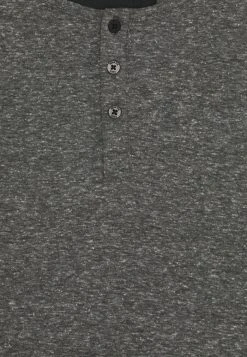 INDICODE JEANS ESTEPONA - T-shirt Basique - Black -INDICODE Boutique 748293f6a96240849f9ab56f56469823