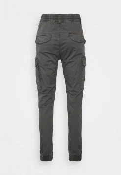 INDICODE JEANS VILLANUVA - Pantalon Cargo - Raven 4 INDICODE JEANS VILLANUVA - Pantalon Cargo - Raven -INDICODE Boutique 83808379ae9d4b5a9d4cd556eb4609a6