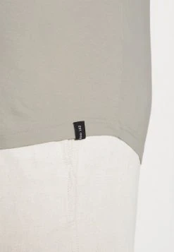 INDICODE JEANS CLIFF - T-shirt Basique - Mustard -INDICODE Boutique 8ebc20d1ae1840969775a40463e34fef