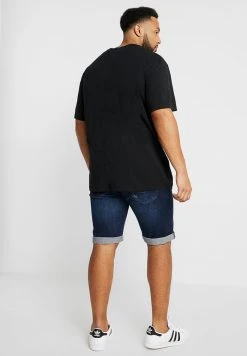 INDICODE JEANS KADEN PLUS - Short En Jean - Blue -INDICODE Boutique a59a3f33720c4dd1bd573a09c4dd639e