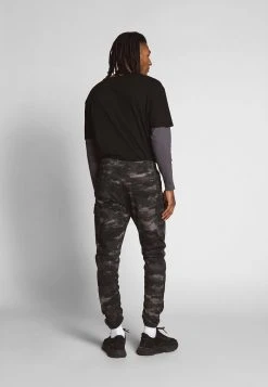 INDICODE JEANS LAKELAND - Pantalon Cargo - Grey -INDICODE Boutique b1c59d15e0af4ef7a3d1e96a6ad55e0c