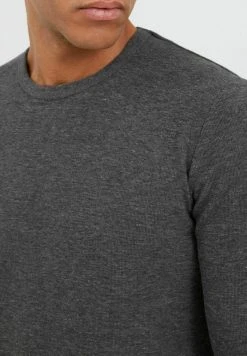 INDICODE JEANS IDAMBROSIUS - T-shirt à Manches Longues - Charcoal Mix 9 INDICODE JEANS IDAMBROSIUS - T-shirt à Manches Longues - Charcoal Mix -INDICODE Boutique c68376df674145e4adeeee3adb1c8fb4