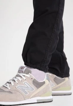 INDICODE JEANS WILLIAM - Pantalon Cargo - Black -INDICODE Boutique f447bb3624414f14a894d8e0af1e2873